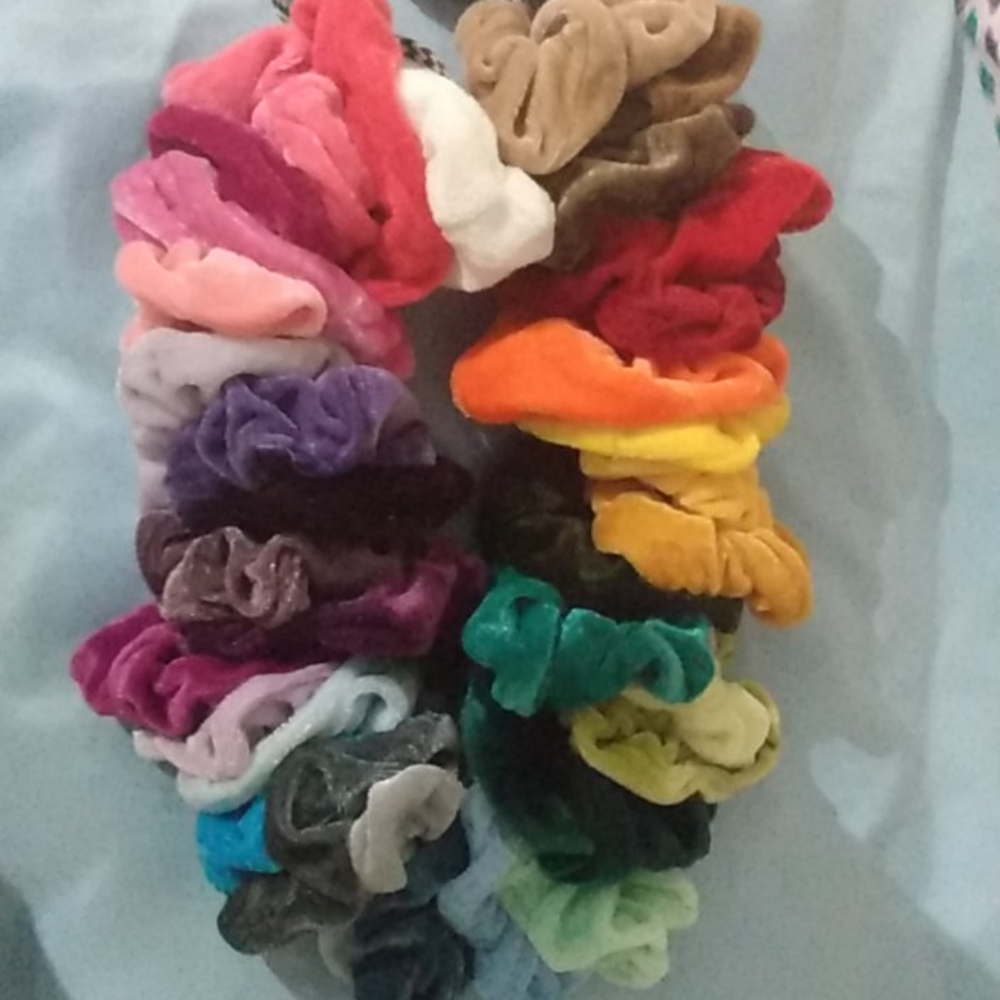35 velvet scrunchies